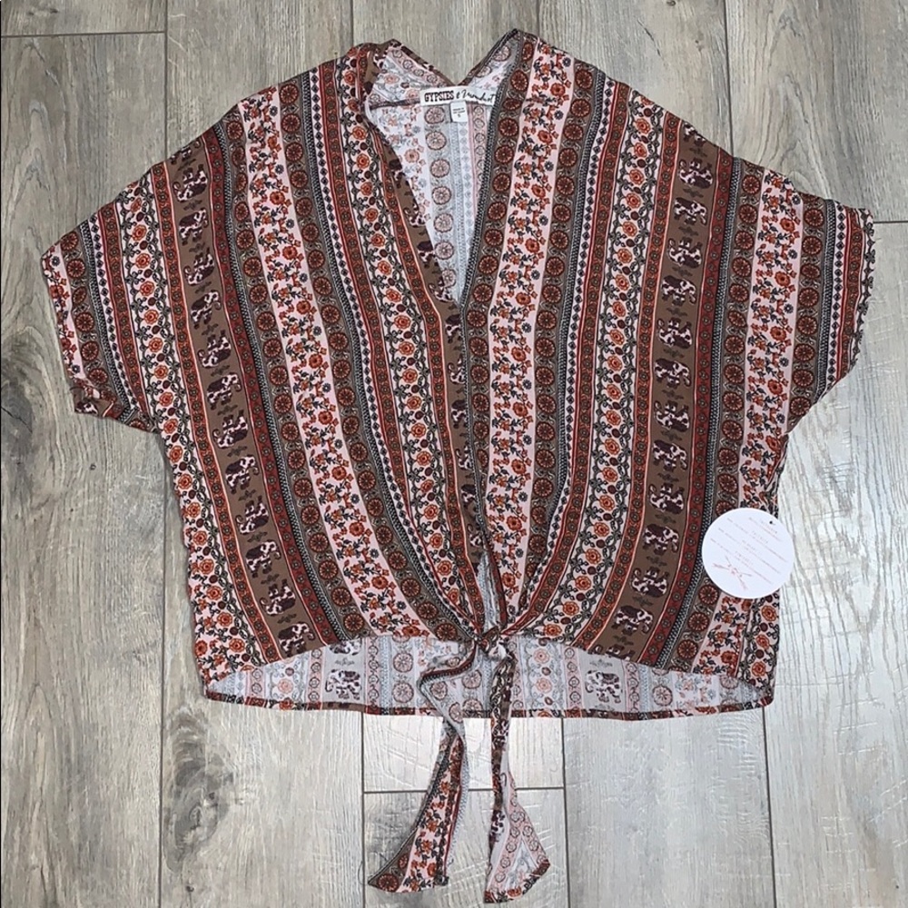Sold NWT Gypsies & Moondust Boho Style Front Tie Tee